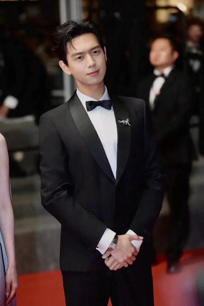 中药麻黄根的功效与主治(药用麻黄根 驱寒祛痰的良药) 中药麻黄根的功效与主治(药用麻黄根 驱寒祛痰的良药)