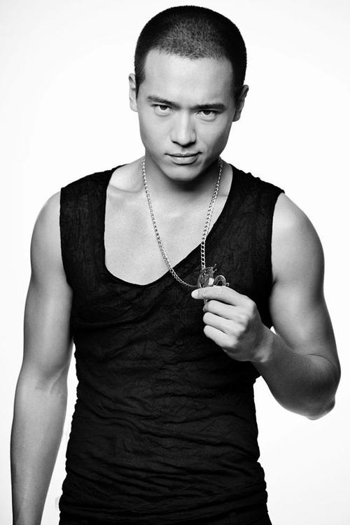 老战友喝喜酒骑车回家意外身亡家属索赔45万 法院判主家无责 老战友喝喜酒骑车回家意外身亡家属索赔45万 法院判主家无责