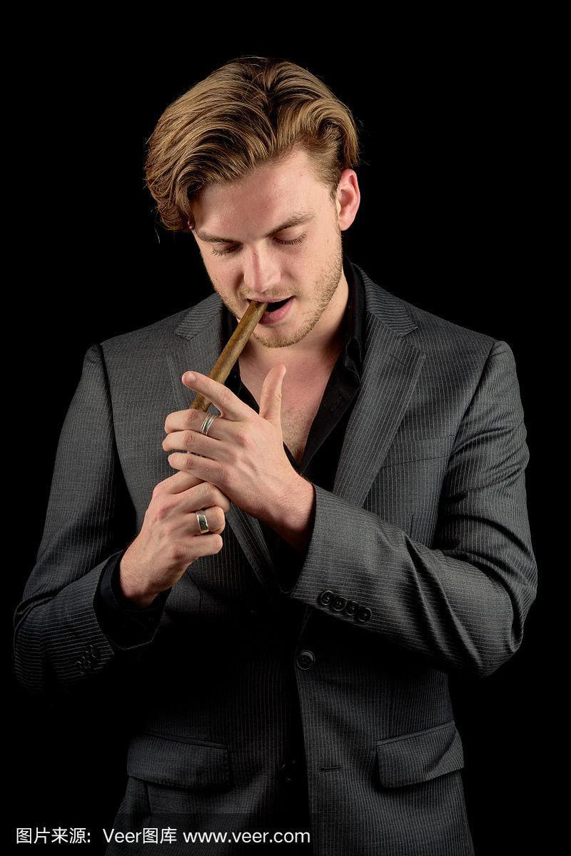 ��������ʲ���׳����