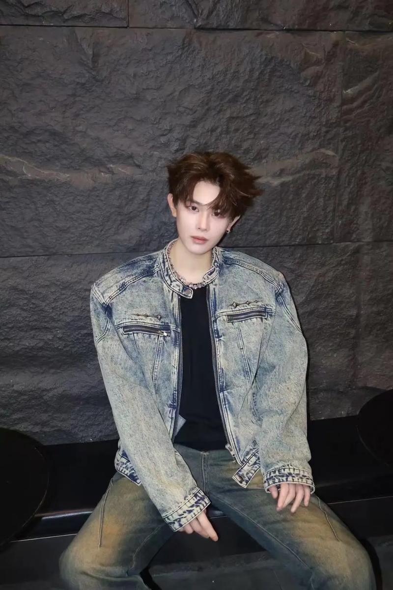 广州铜钱大厦第四次拍卖仍流拍 万人围观无人报名出价 广州铜钱大厦第四次拍卖仍流拍 万人围观无人报名出价